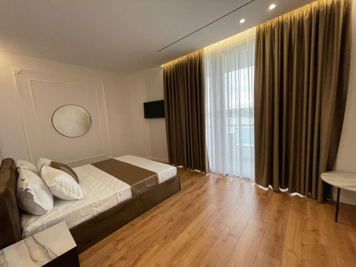 Hotel Ujvara Belsh エクステリア 写真