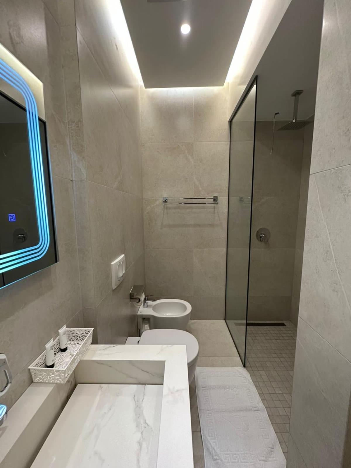 Hotel Ujvara Belsh エクステリア 写真